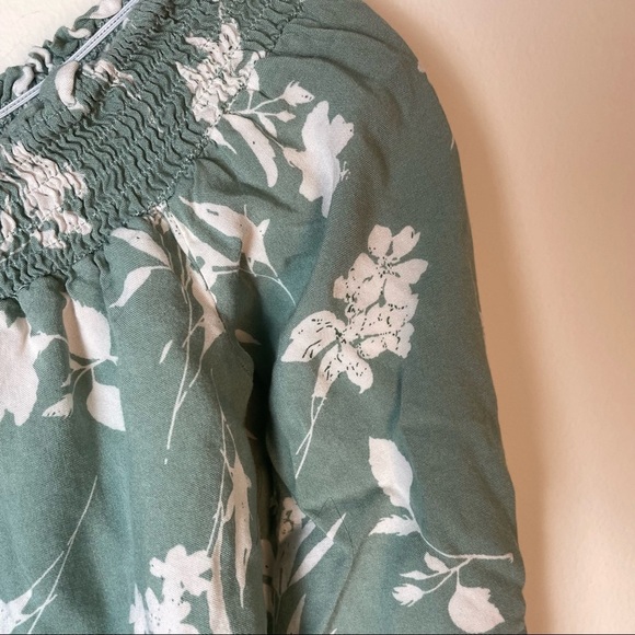 Aakaa Off The Shoulder Floral Print Shorts Romper Size S - Picture 2 of 7